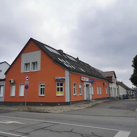 Zimmervermietung Schoenfliesser Stuben Auch Fuer Monteure 艾森许滕施塔特 外观 照片