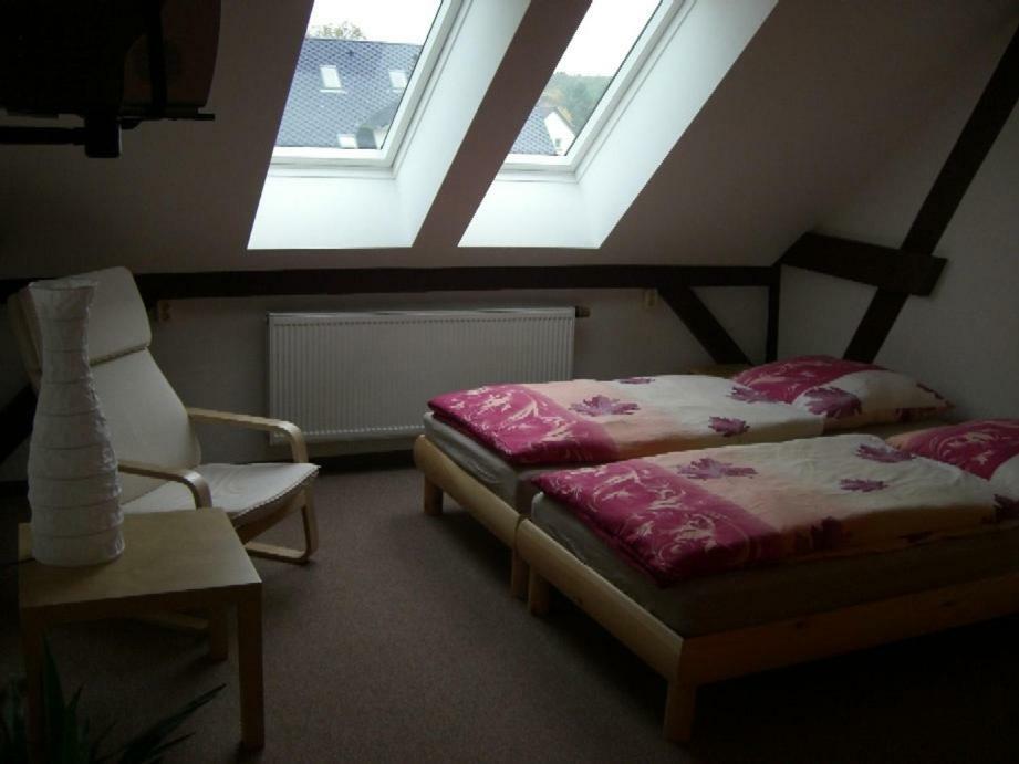 Zimmervermietung Schoenfliesser Stuben Auch Fuer Monteure 艾森许滕施塔特 外观 照片