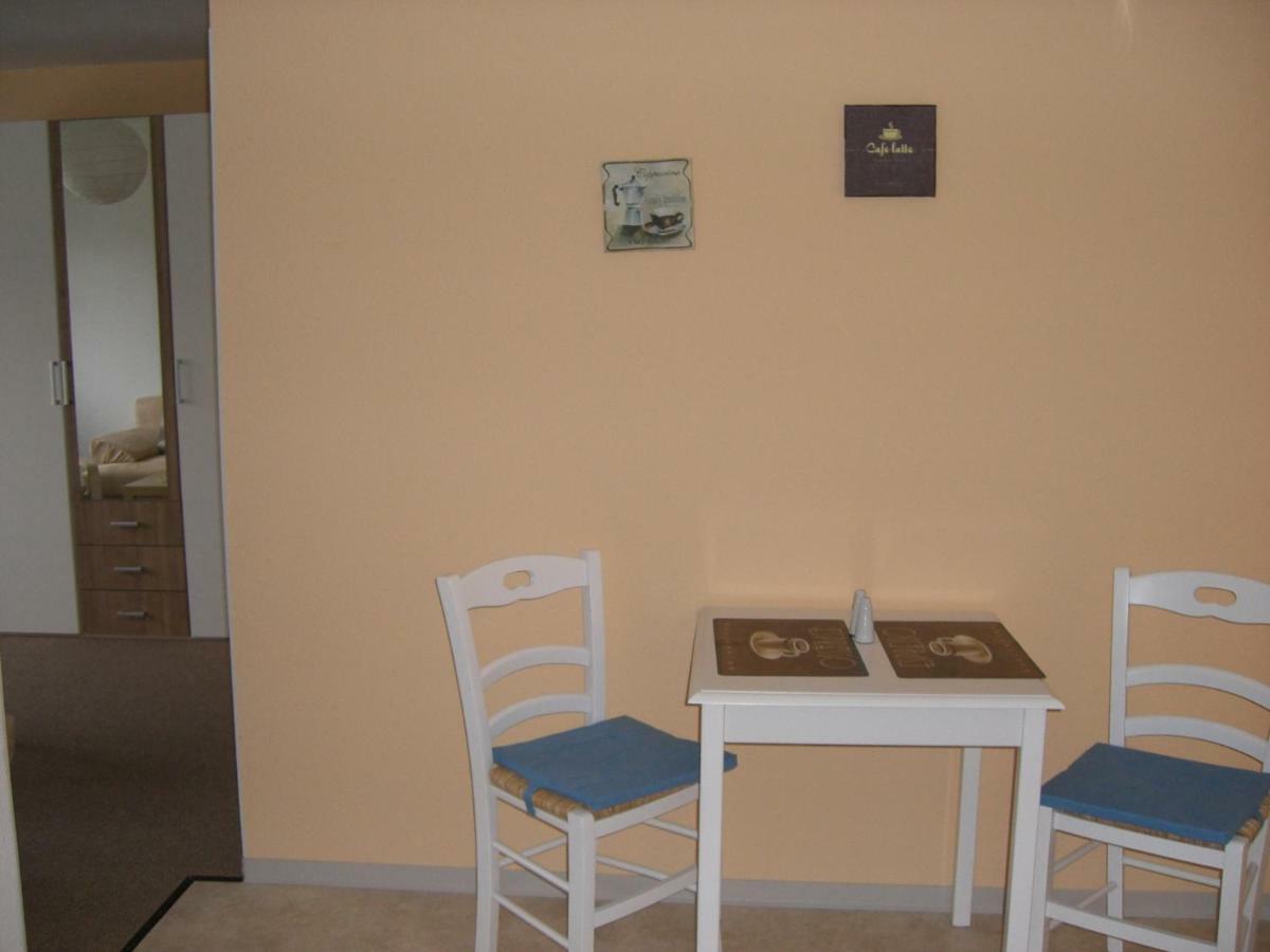 Zimmervermietung Schoenfliesser Stuben Auch Fuer Monteure 艾森许滕施塔特 外观 照片