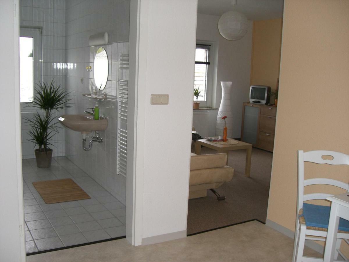 Zimmervermietung Schoenfliesser Stuben Auch Fuer Monteure 艾森许滕施塔特 外观 照片